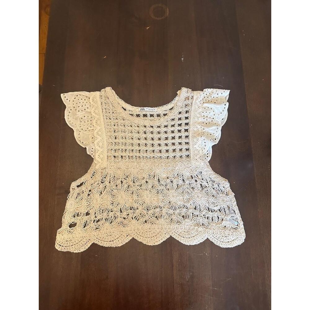 Zara Top Womens Size Medium Cream Crochet Sleeveless Scalloped Hem Ruffled - Picture 3 of 10